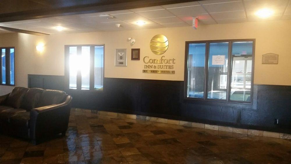 Comfort Inn & Suites Sylvan Lake Luaran gambar